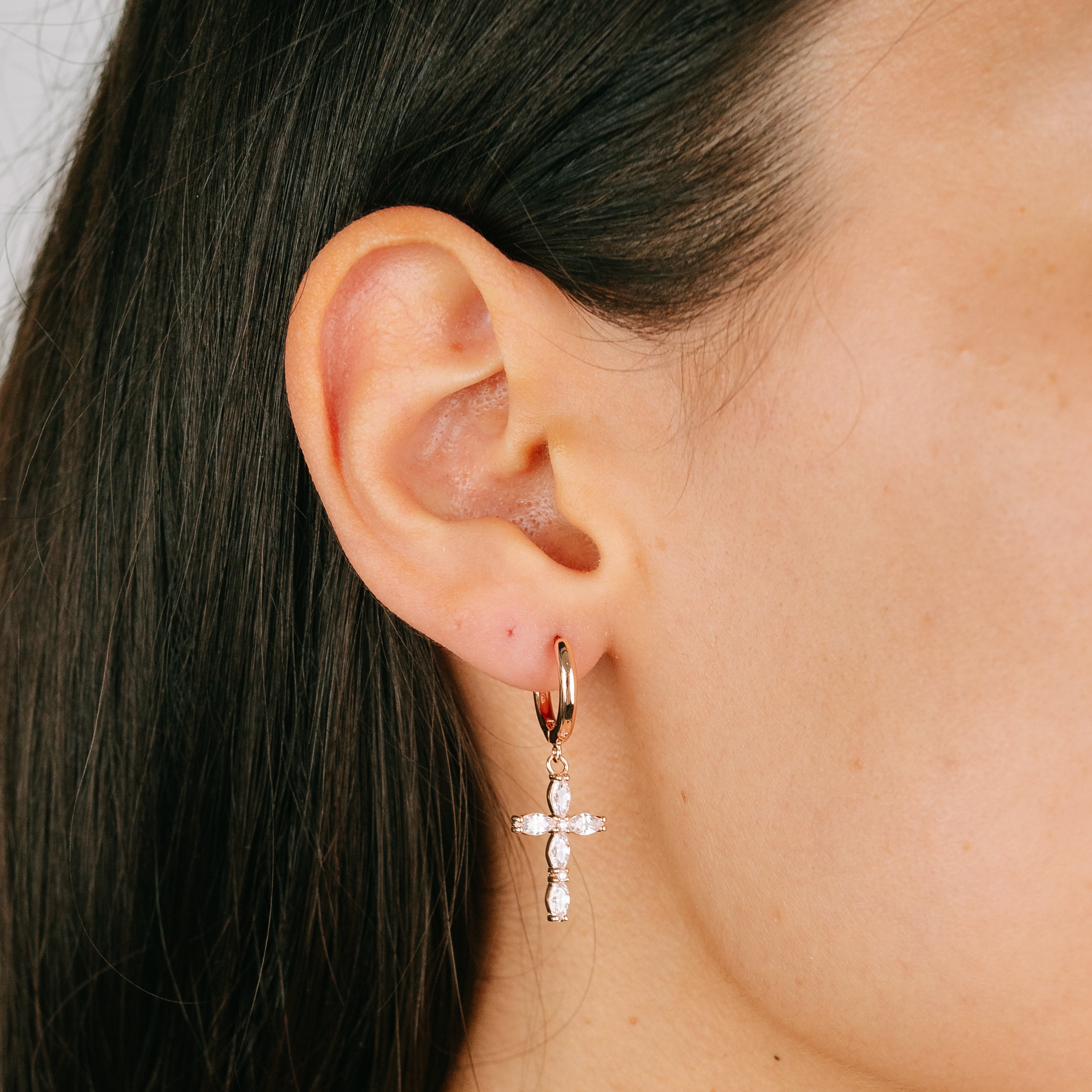 Creolen mit Kreuz Zirkonia